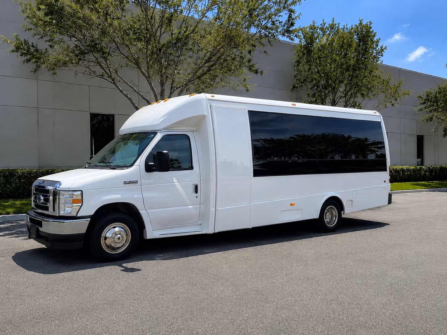 airport transfer buses between vacaville and sacramento international