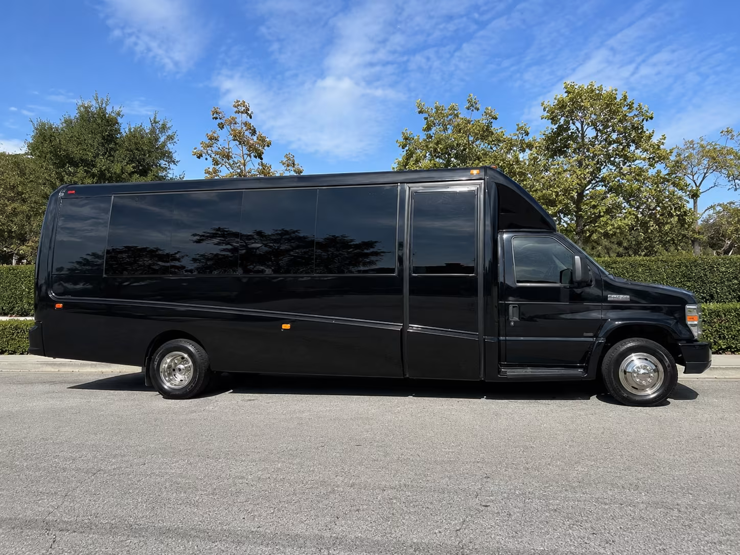 bus rentals for bands performers and touring groups through vacaville
