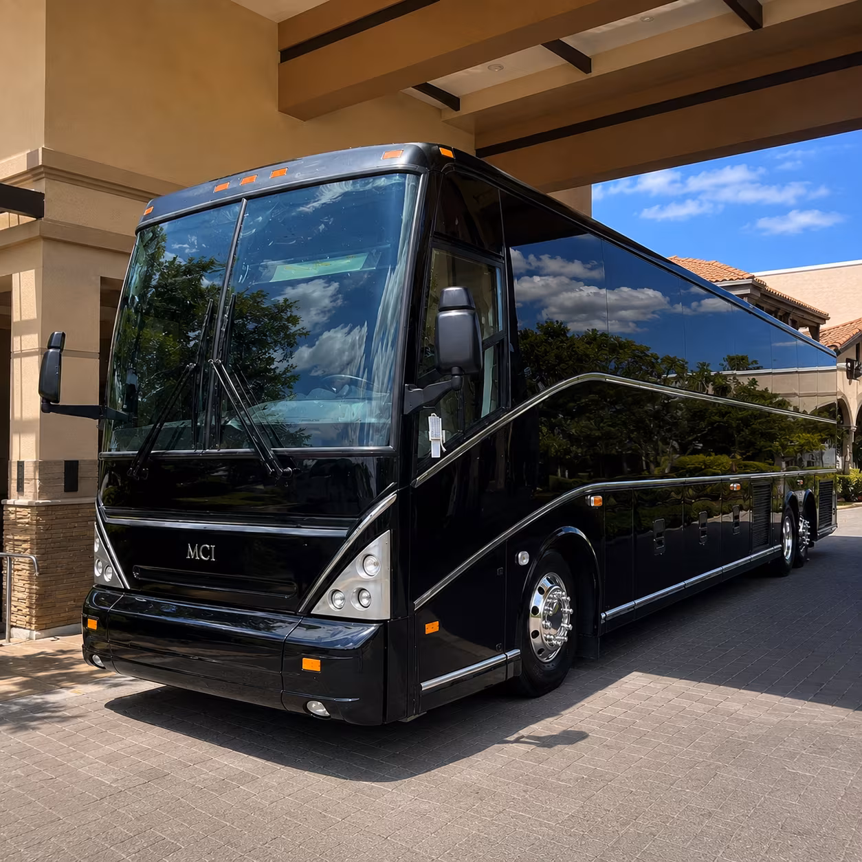government agency shuttle buses between vacaville and sacramento