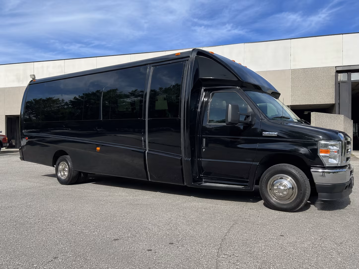 shuttle buses to thunder valley casino resort and local solano county shows